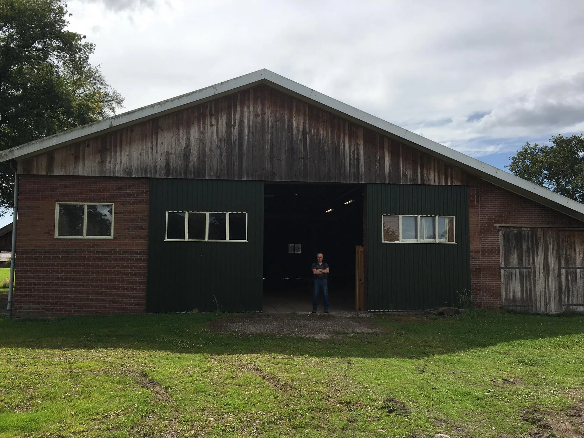 Voor de zagerij van Houtzagerij Wielens in Hengevelde